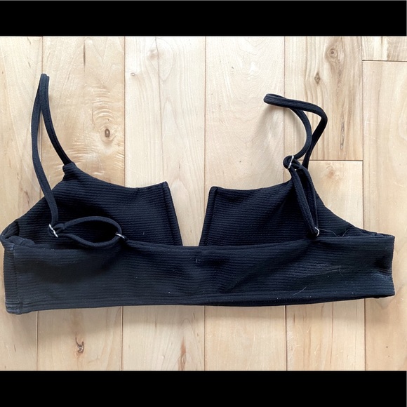 Basic Essential Black Bikini - Picture 2 of 3